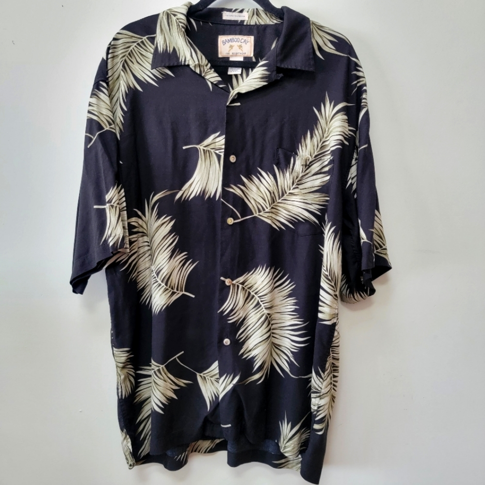 Men's Bamboo Cay Coastal Hawaiian Beach Vacation Button Up Size XL.